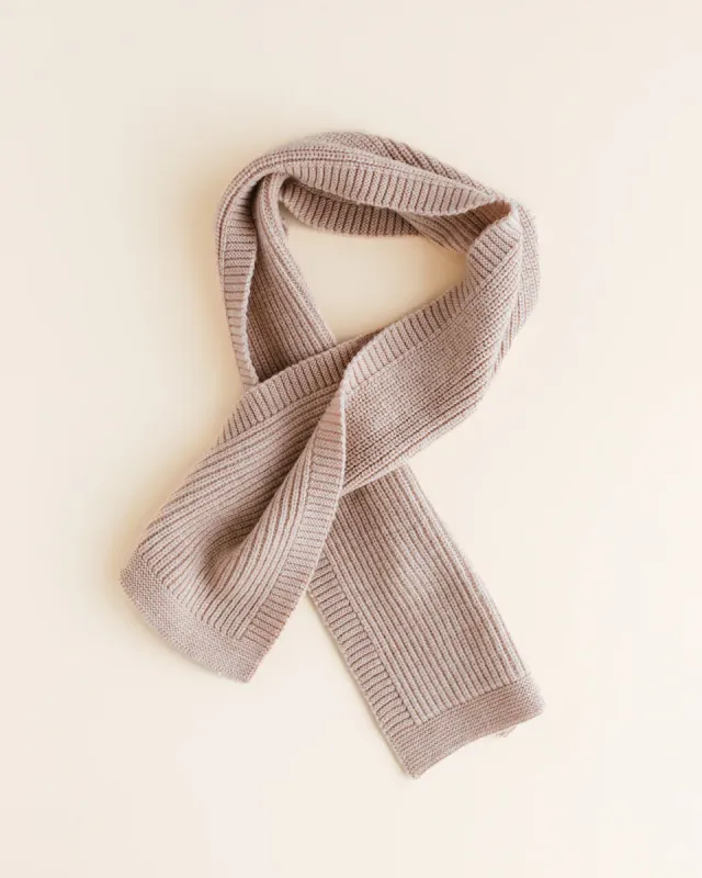 Gustave Scarf sand