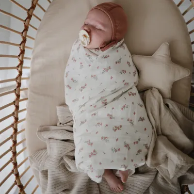 Mushie Swaddle Pink Flowers