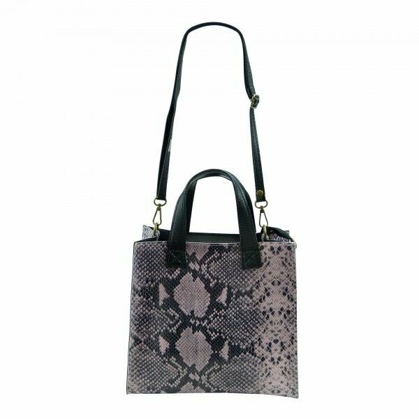 Handtasche aus Rindleder in schlangenprint/Handbag made of cowhide in snake print