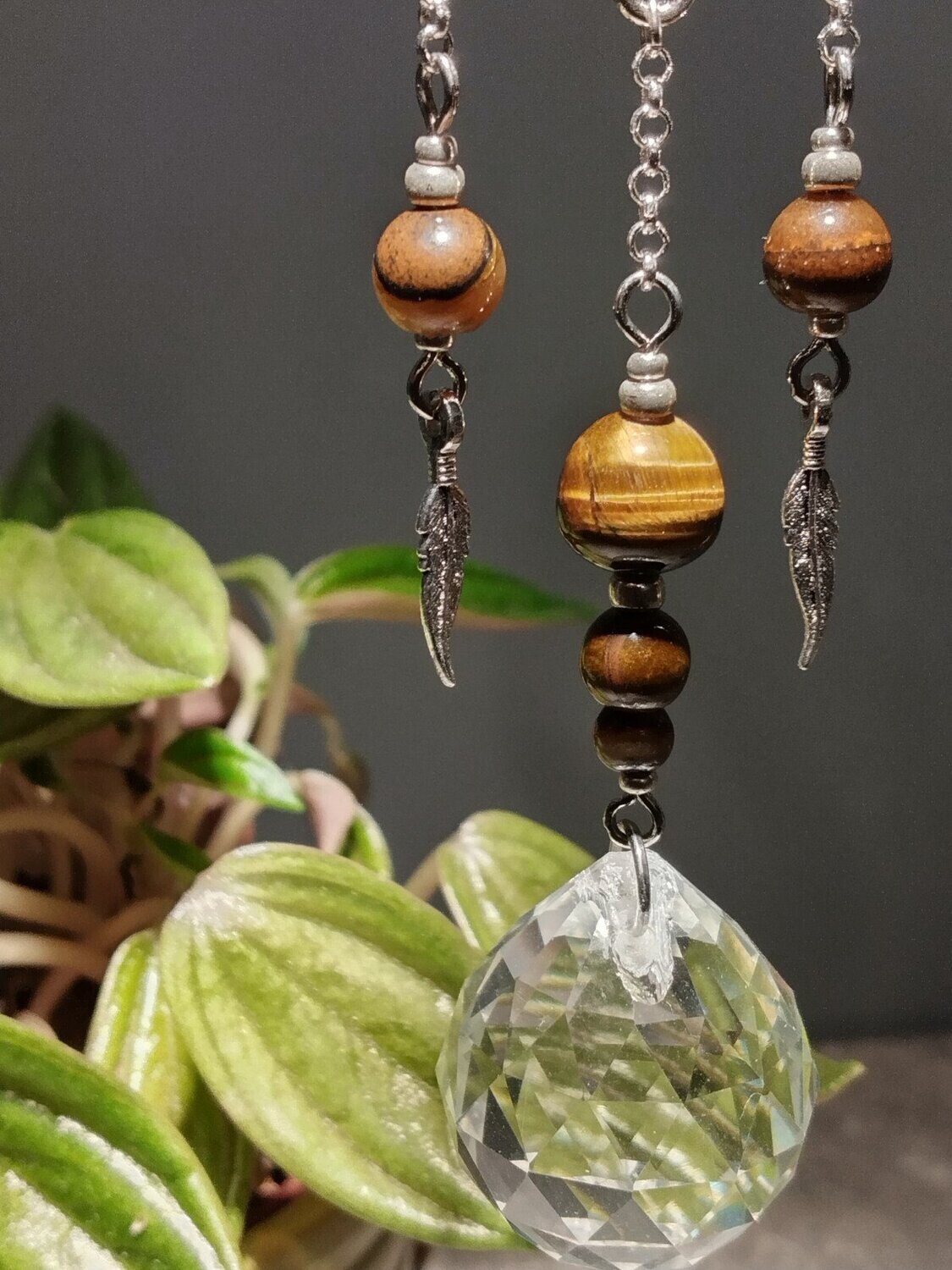 Sun Catcher aus Kristall und Tigerauge