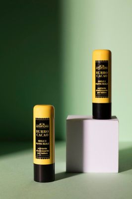 ?Apinfiore ?Kakaobutter, Honig und Gelée Royale – elastifizierende Nährstoffe ?Apinfiore ?Kakaobutter, Honig und Gelée Royale – elastifizierende Nährstoffe