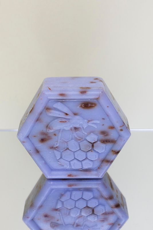 Pflanzenseife mit Honig und Lavendel