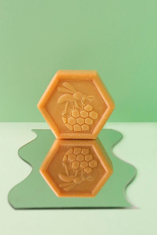 Pflanzenseife mit Honig