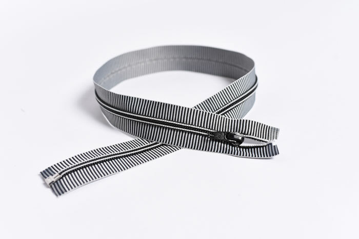 9" Zipper: Black & White 9" Zipper: Black & White