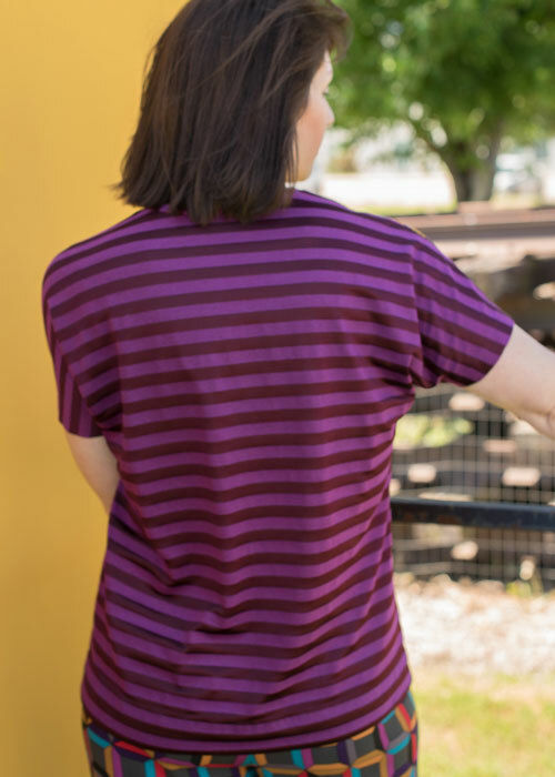 The V-Neck Noto Tee The V-Neck Noto Tee