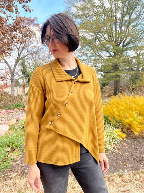 The Sweater Knit Madrid Top Tutorial (Download) The Sweater Knit Madrid Top Tutorial (Download)