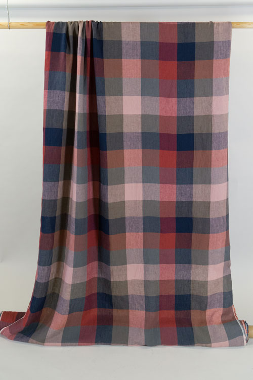 Medium-Weight Linen - Navy &amp; Rose Plaid