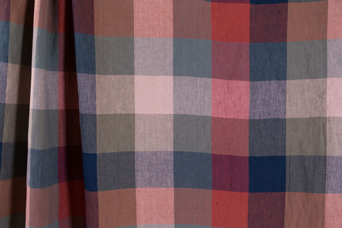 Medium-Weight Linen - Navy &amp; Rose Plaid