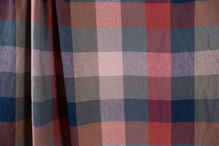 Medium-Weight Linen - Navy &amp; Rose Plaid