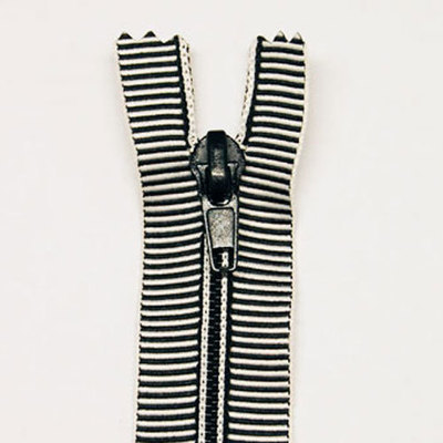 9" Zipper: Black & White GHZIPBW9