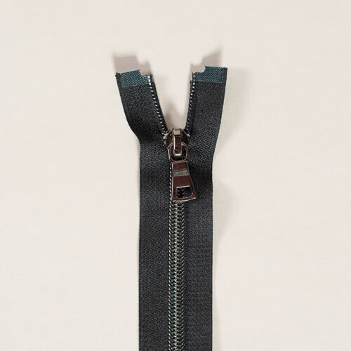 24" Zipper: Gunmetal
