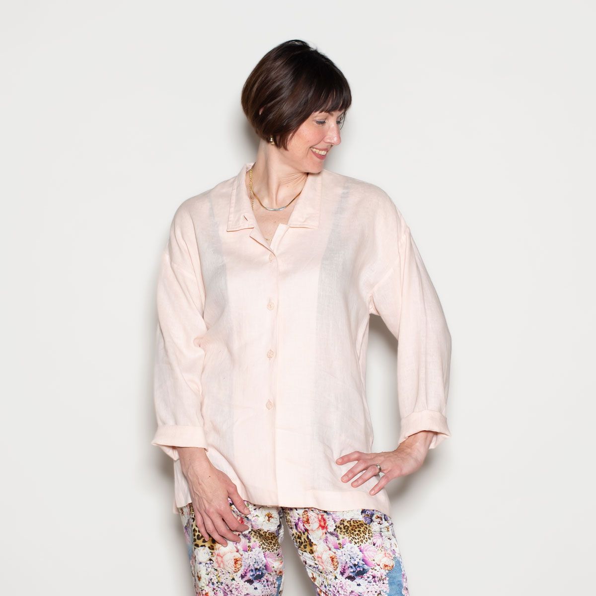 The Elle Shirt made in lightweight cotton. The Elle Shirt made in lightweight cotton.