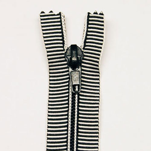 9" Zipper: Black &amp; White