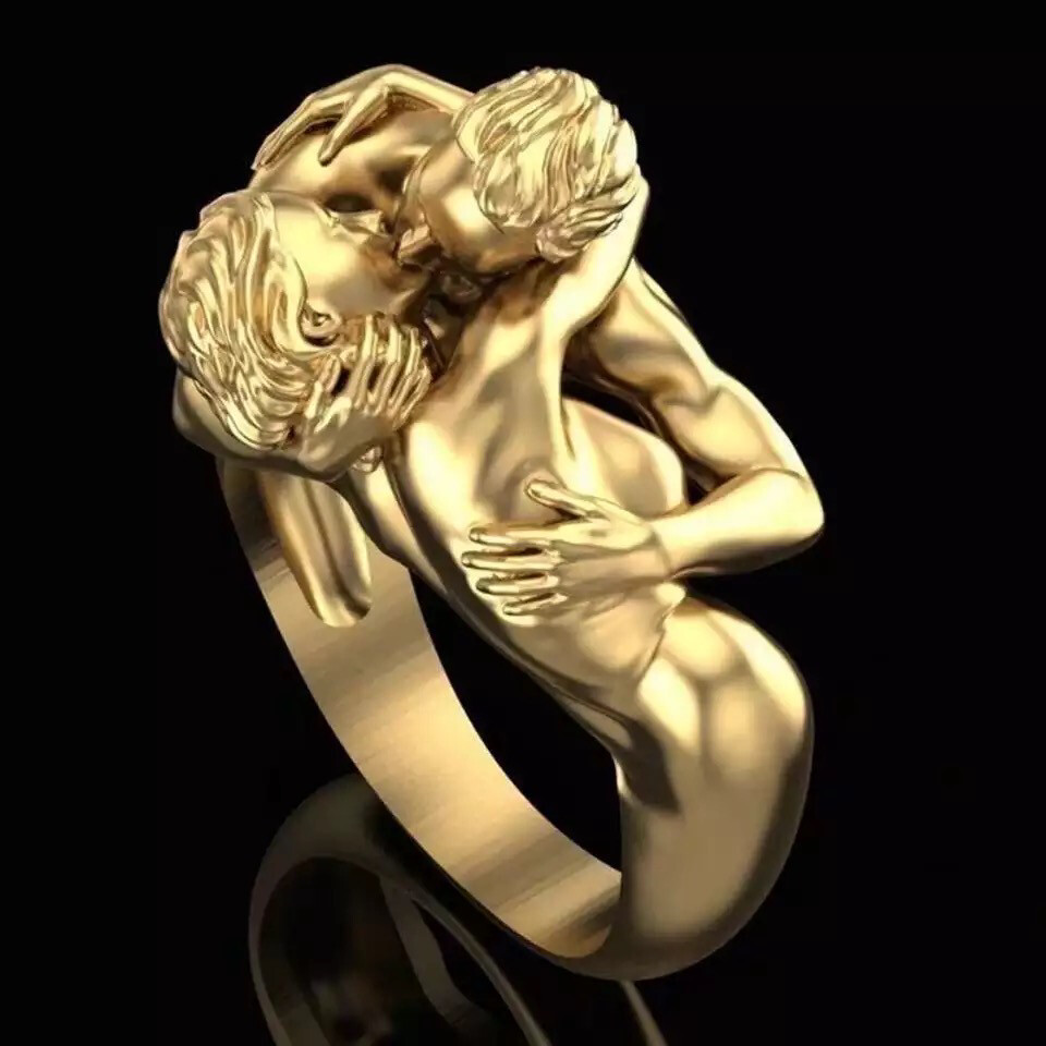 Kissing Couple Ring