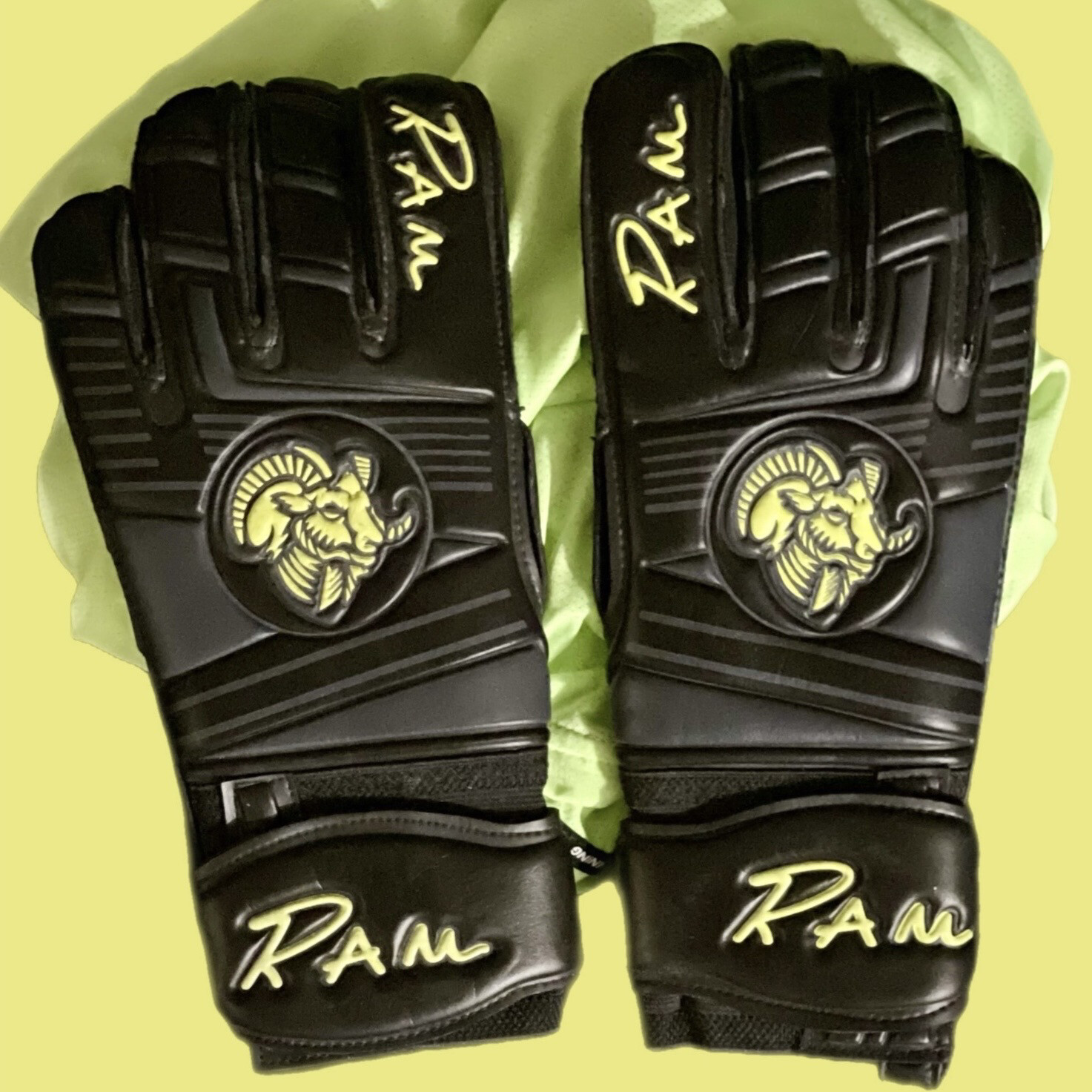 RAM “NEGRO” RF GOALKEEPER GLOVE