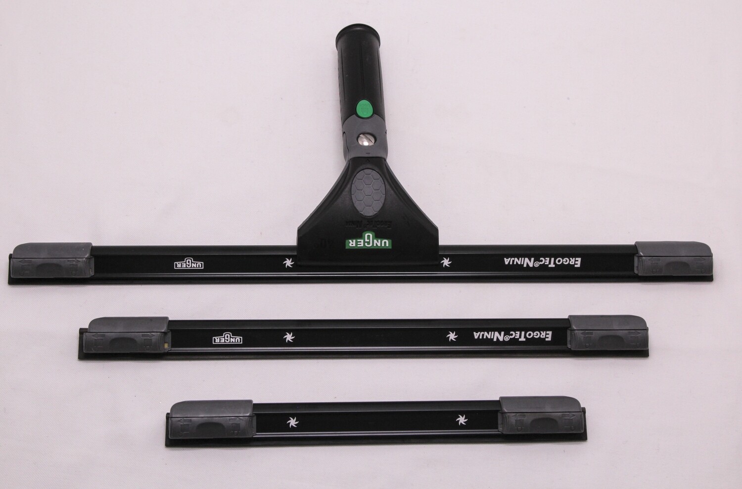 UNGER ErgoTec® Ninja Fensterwischer 40° - Breite: 25 - 45 cm