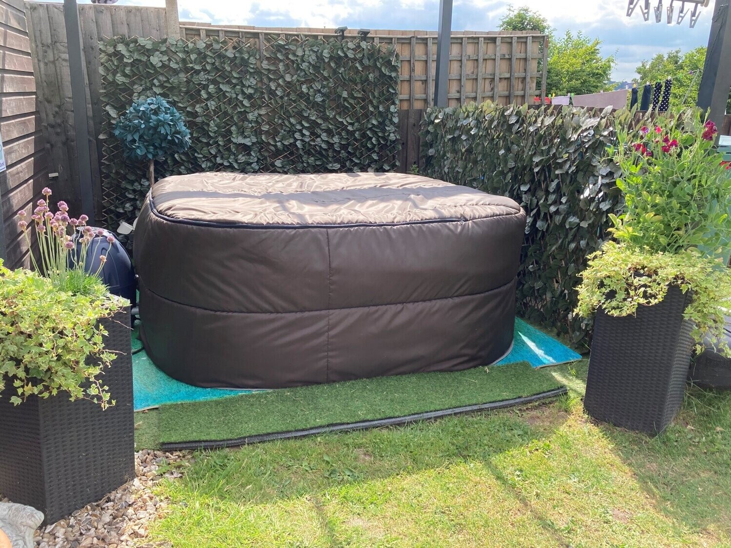 Insulated and all weather hot tub cover (two separate covers) (with zips) ((Maldives and Palma models))
