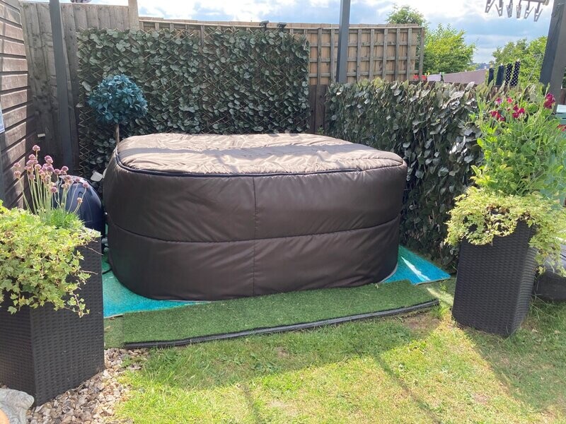 Insulated and all weather hot tub cover (two separate covers) (without zips) (Ibiza & Hawaii models)
