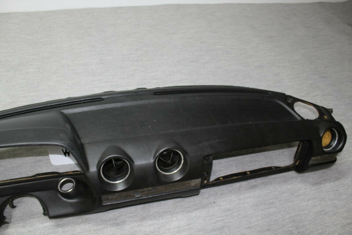 Coupe dashboard  W123