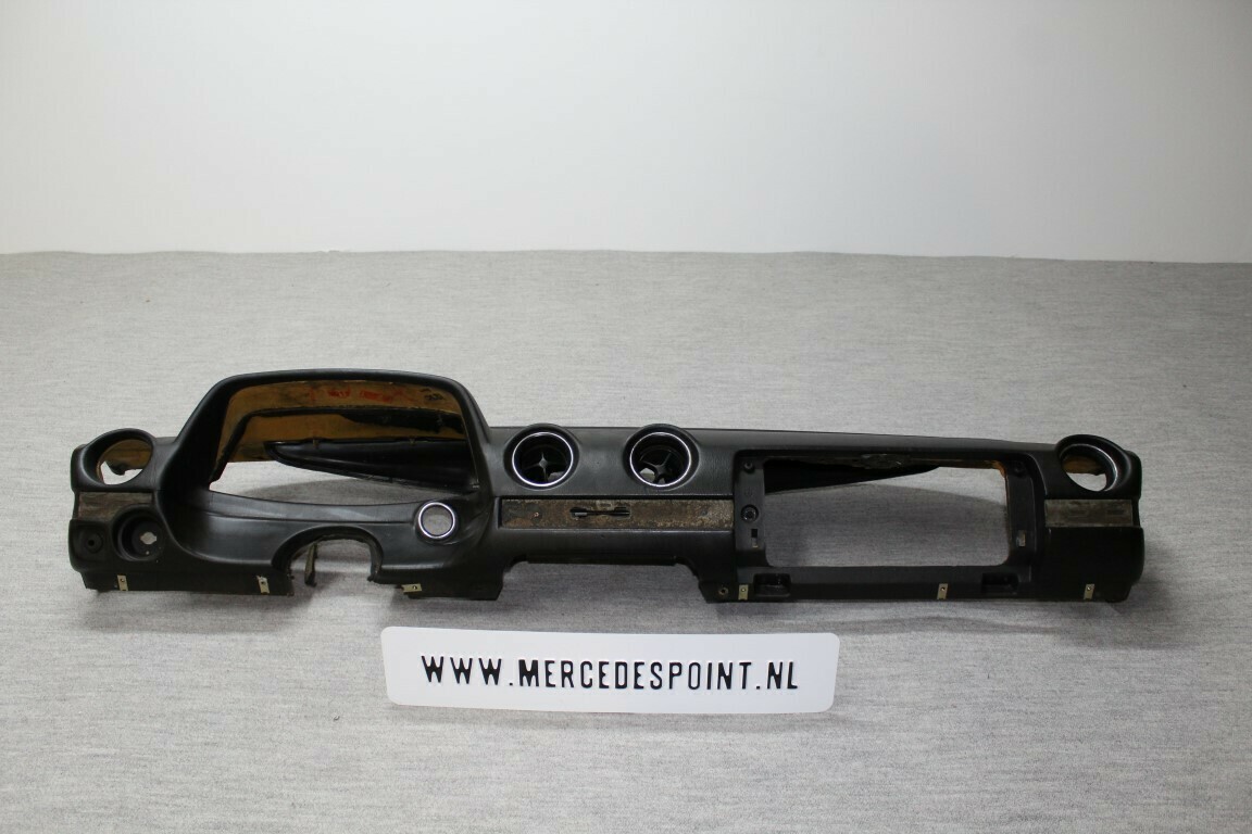 Coupe dashboard  W123