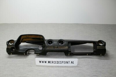 Coupe dashboard  W123