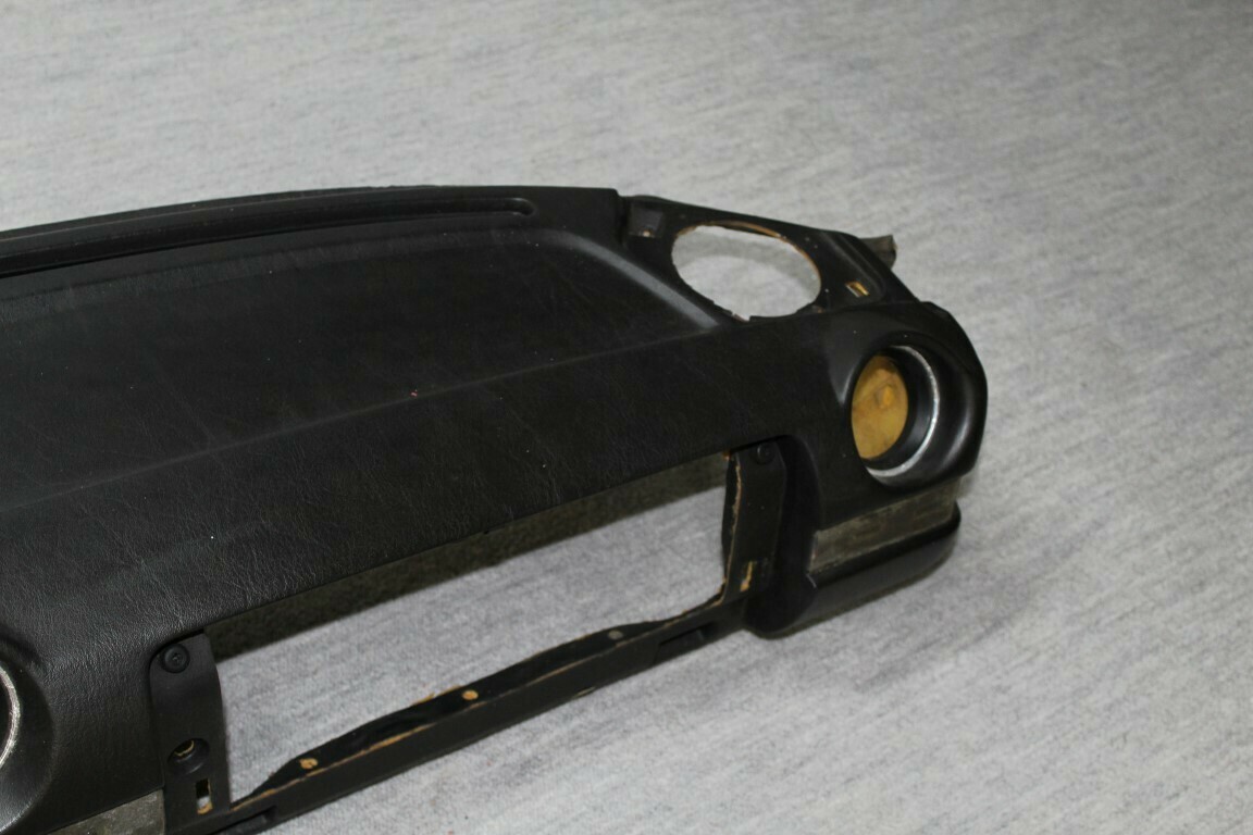 Coupe dashboard  W123