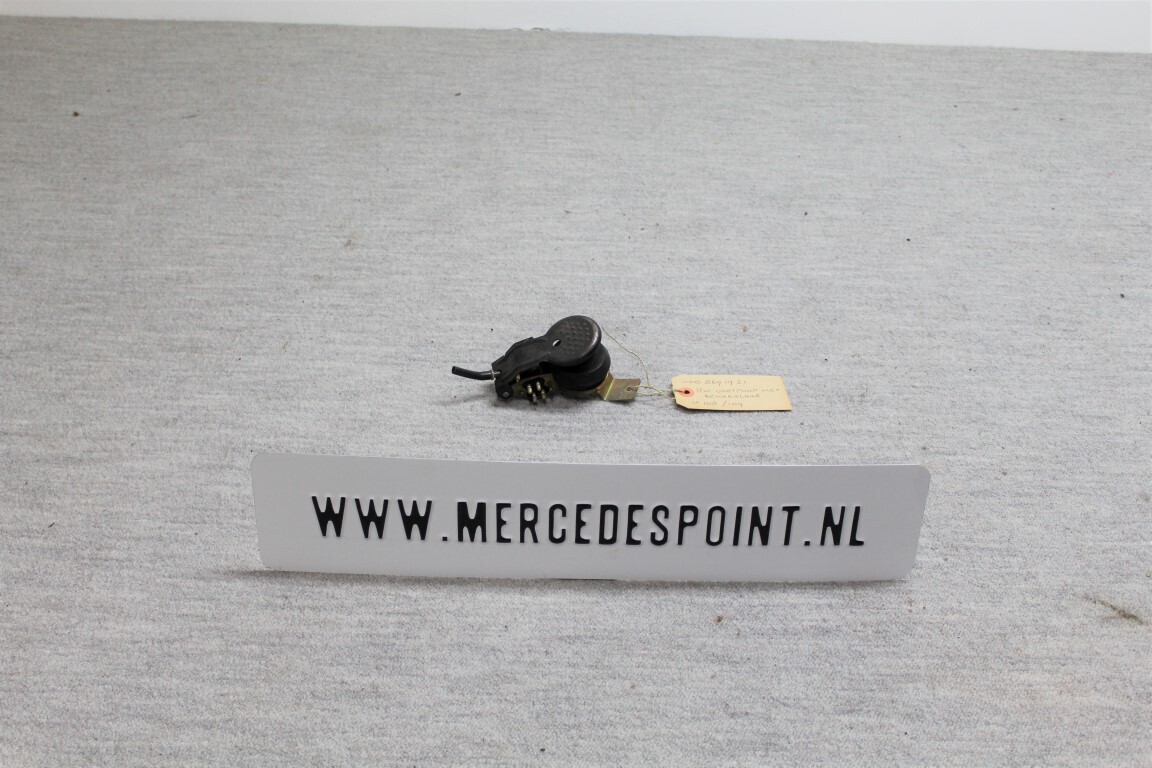 Voetpomp met ruitenwisserschakelaar W108 / 109 Voetpomp met ruitenwisserschakelaar W108 / 109