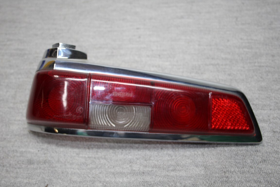 W 110 Achterlicht buitendeel links