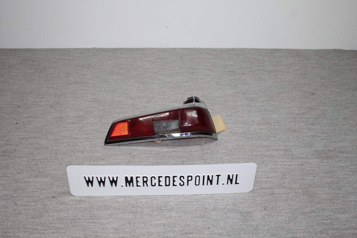 Achterlicht buitendeel rechts (used)