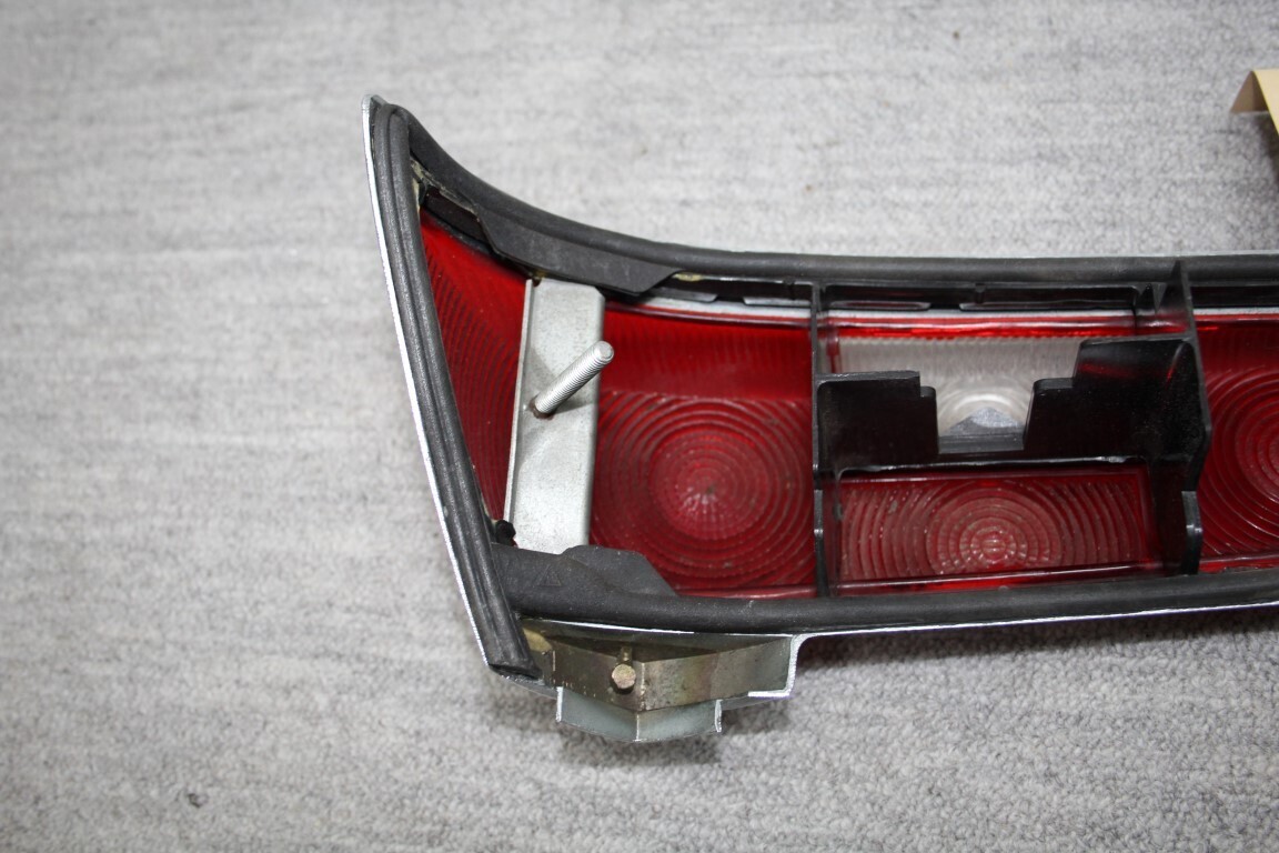 W 110 Achterlicht buitendeel links