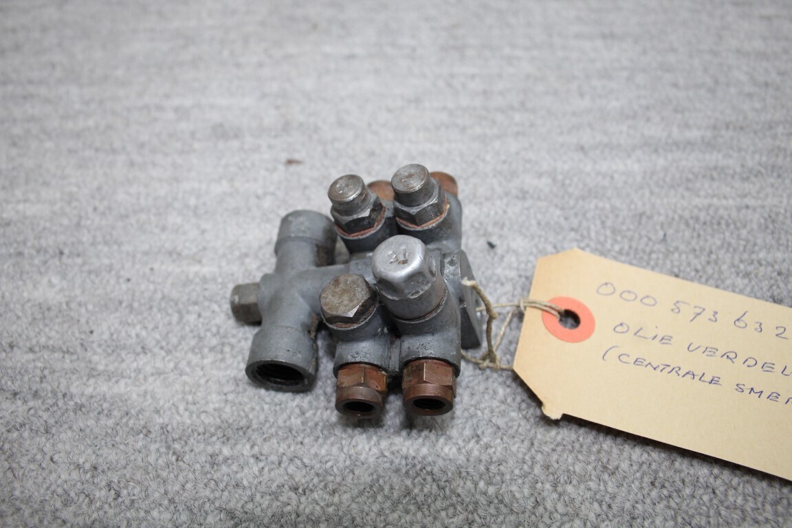 Olieverdeler centrale smering links