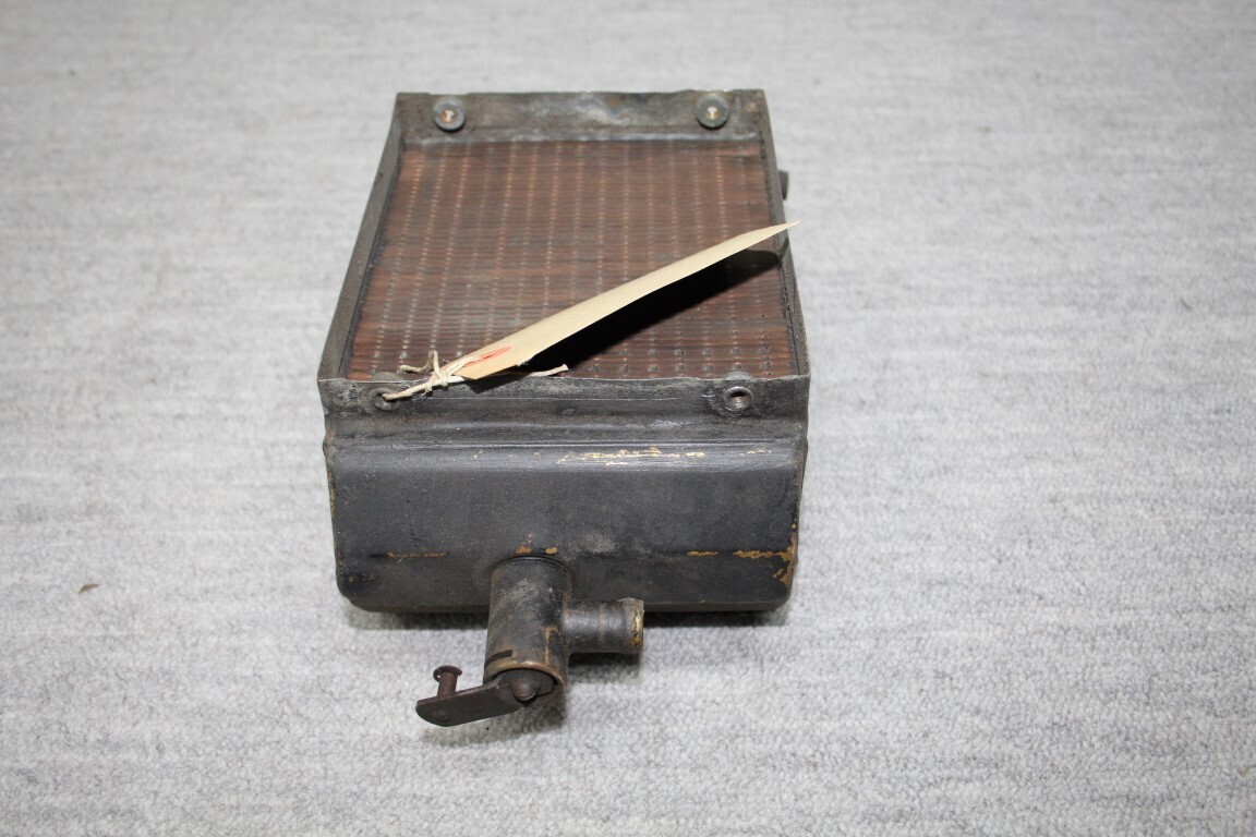 Kachel radiateur links