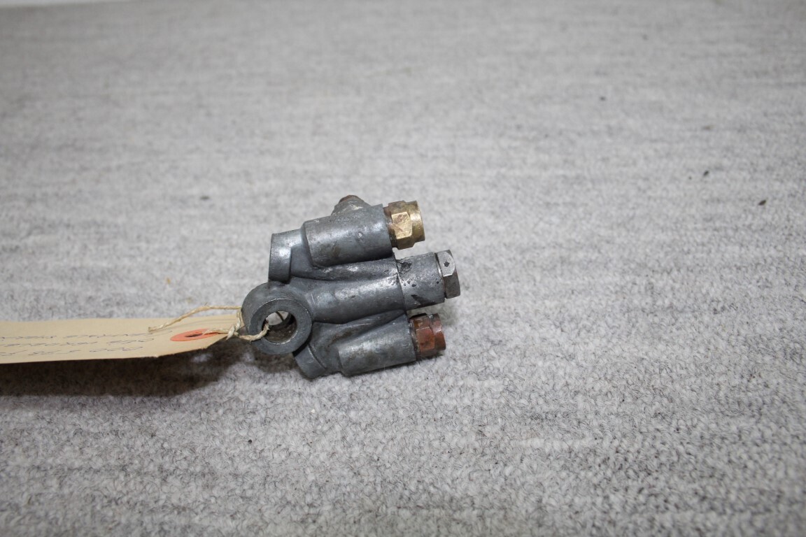 Olieverdeler vooras rechts