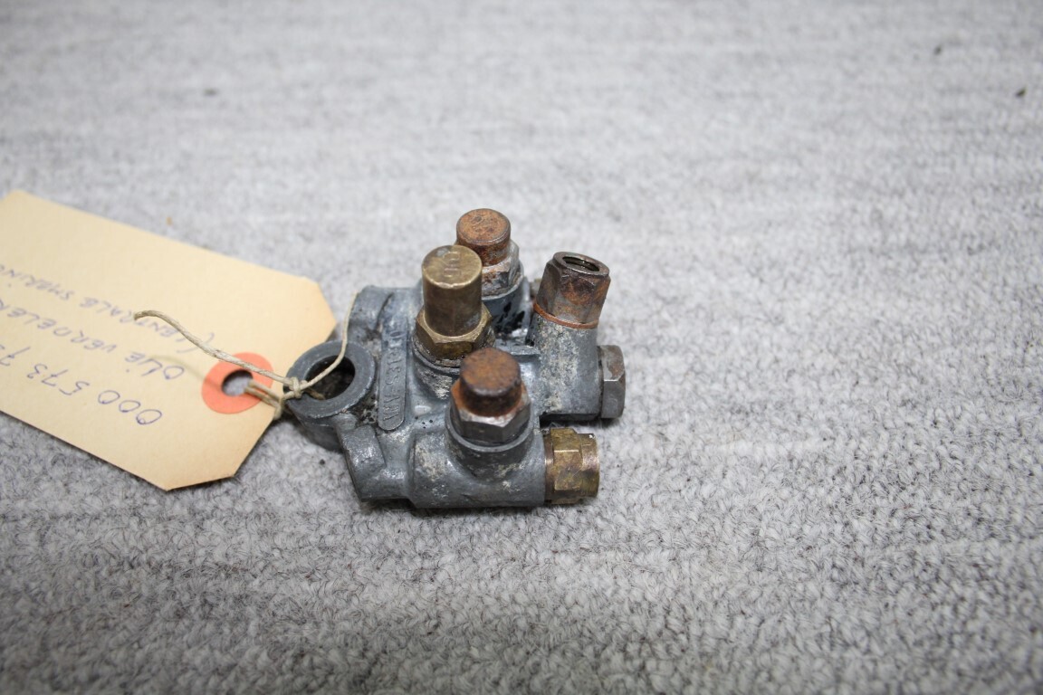 Olieverdeler vooras rechts