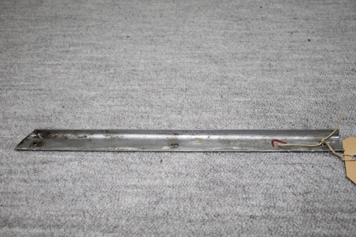 Bevestiging deurpaneel links