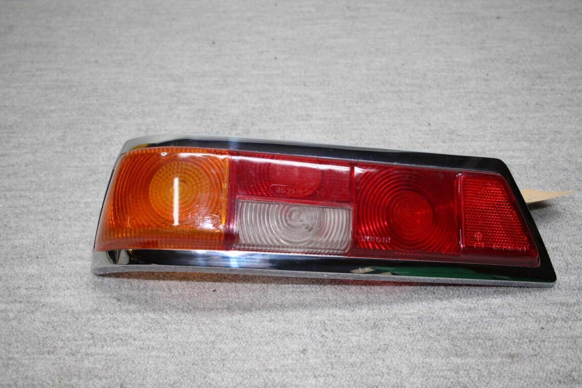 Achterlichtframe & glas links