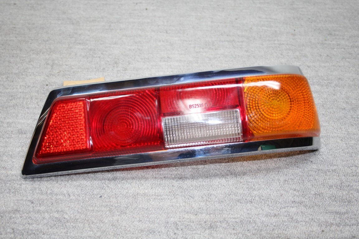 Achterlichtframe & glas rechts