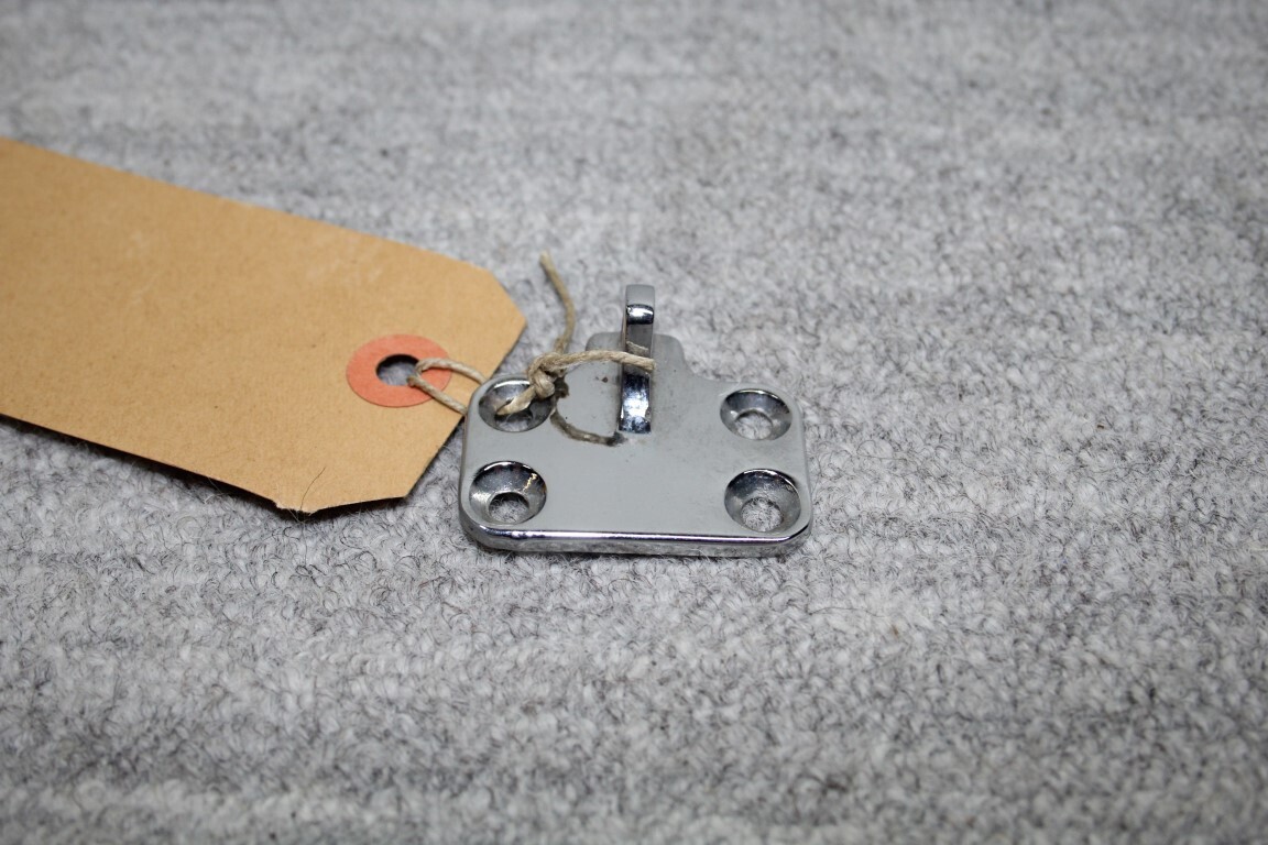 Raamspaak bevestiging boven