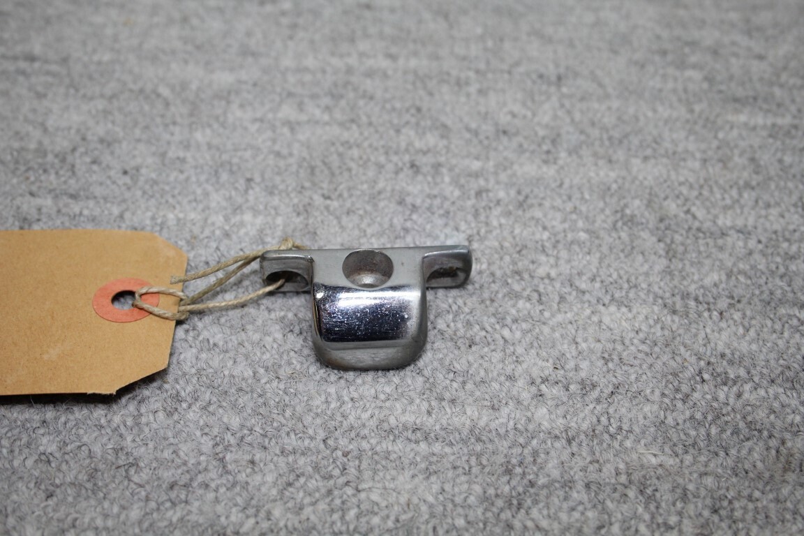 Raamspaak bevestiging boven