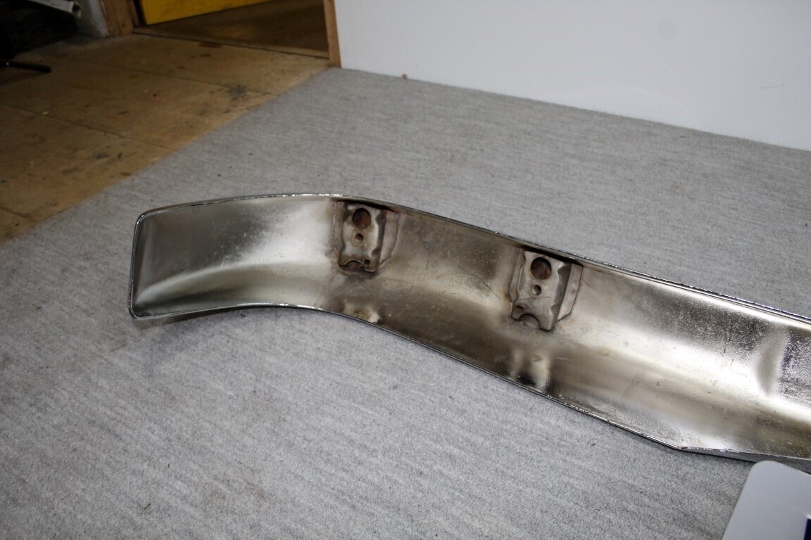 Voorbumper compleet (dik model) Voorbumper compleet (dik model)