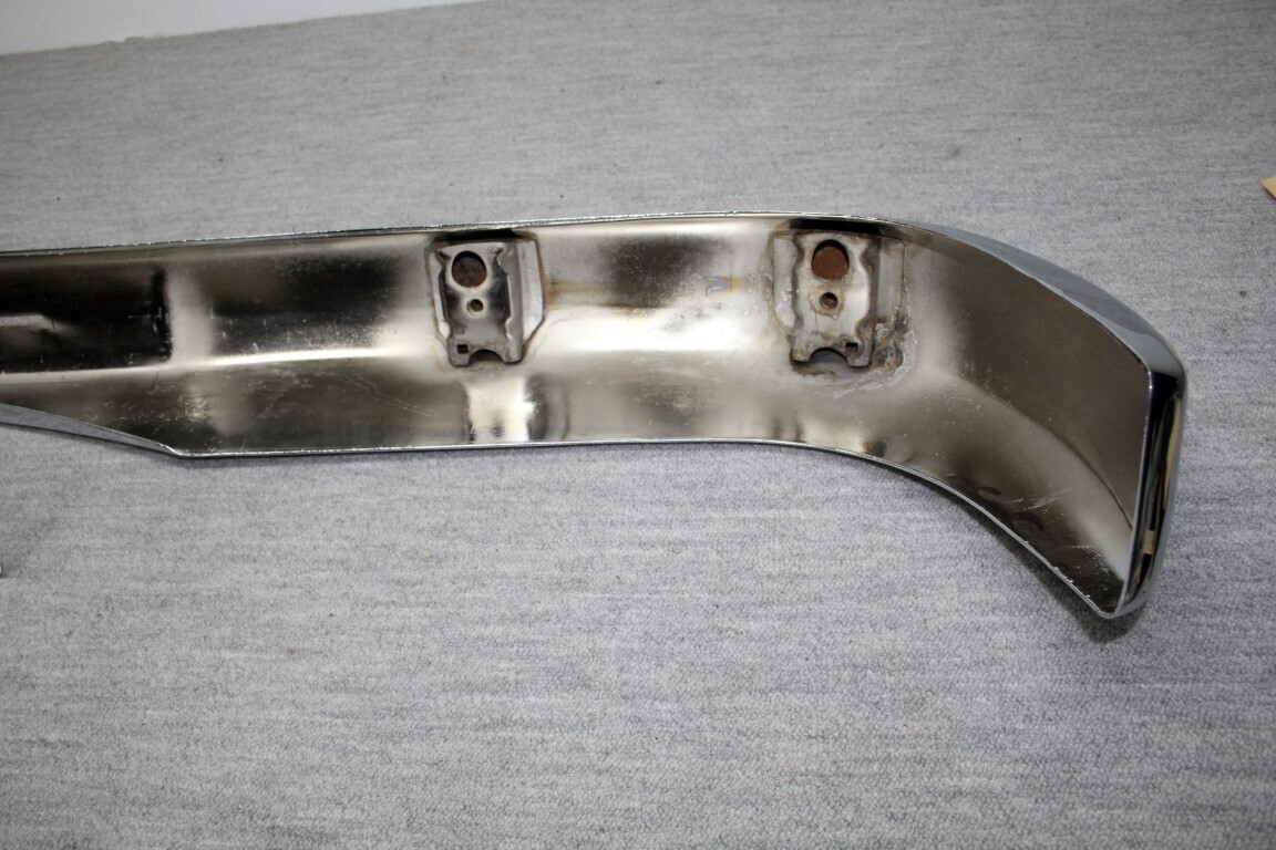 Voorbumper compleet (dik model) Voorbumper compleet (dik model)