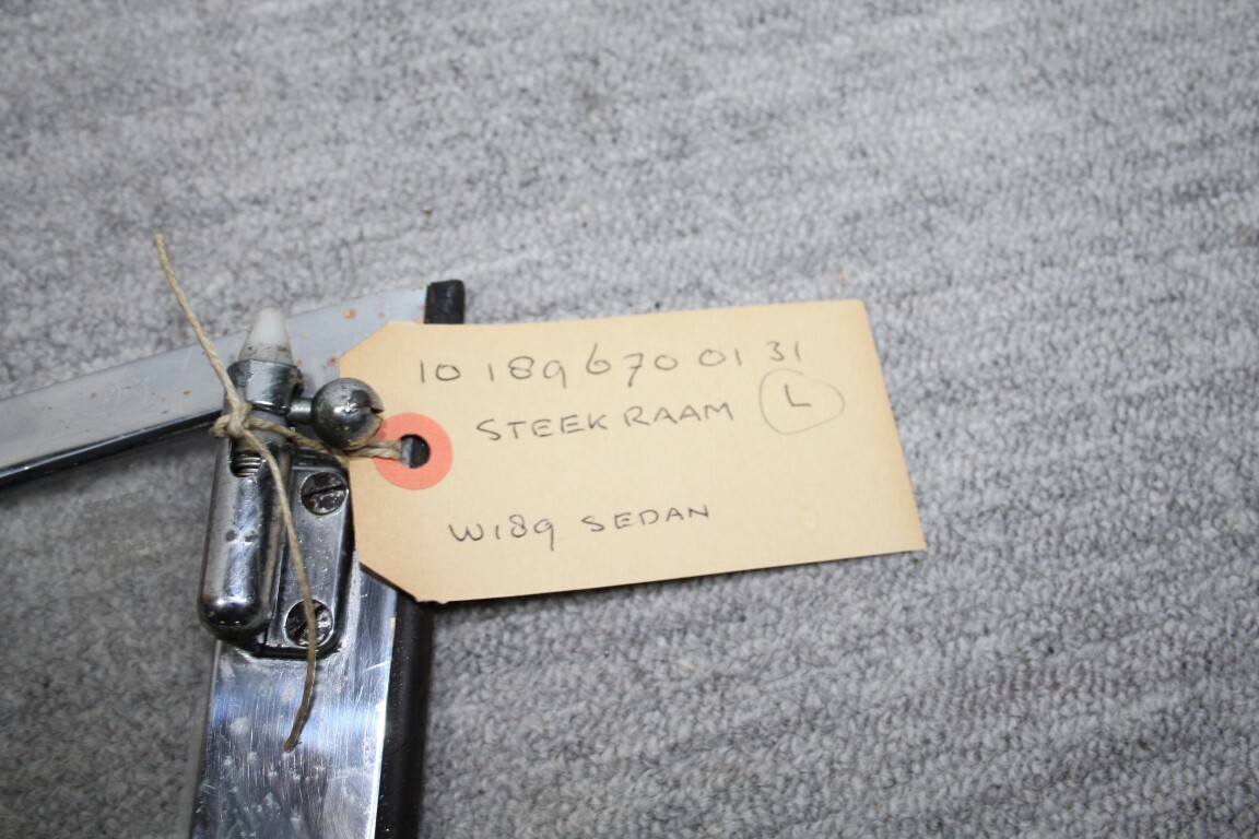 Steekraam achter links