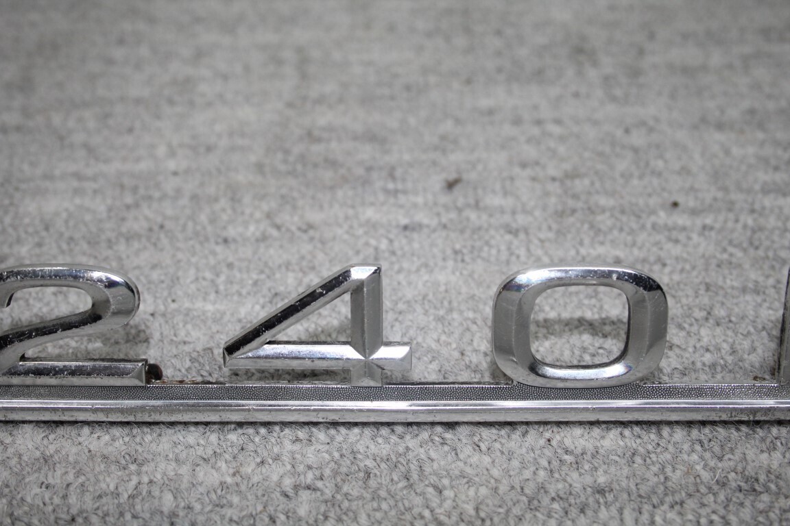 Typeaanduiding 240 D Typeaanduiding 240 D