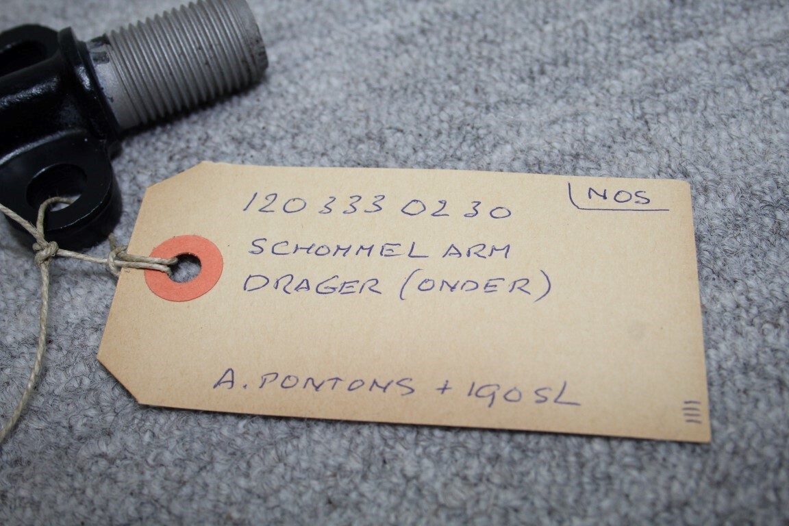 Schommelarm drager onder