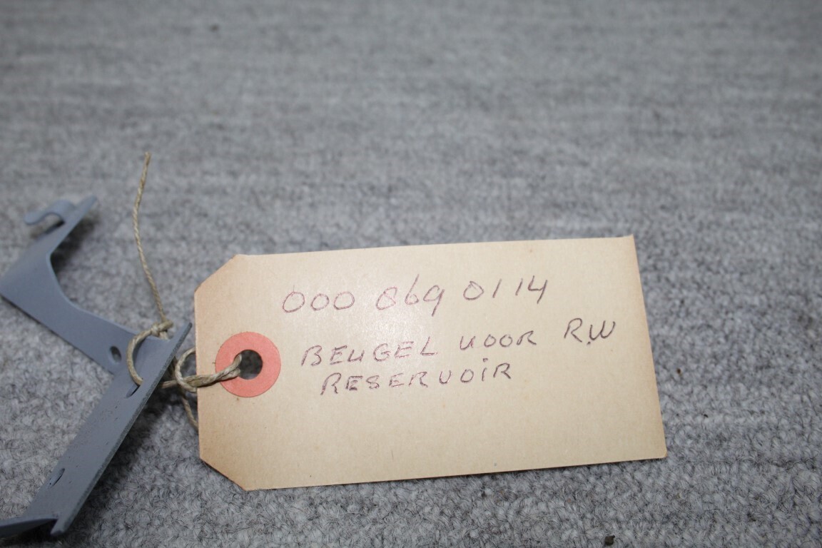 Beugel ruitensproeier reservoir