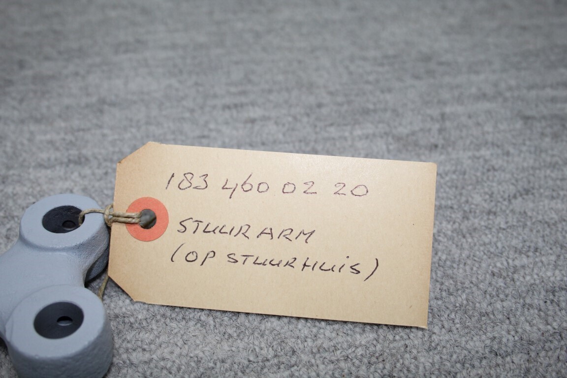 Stuurarm op stuurhuis