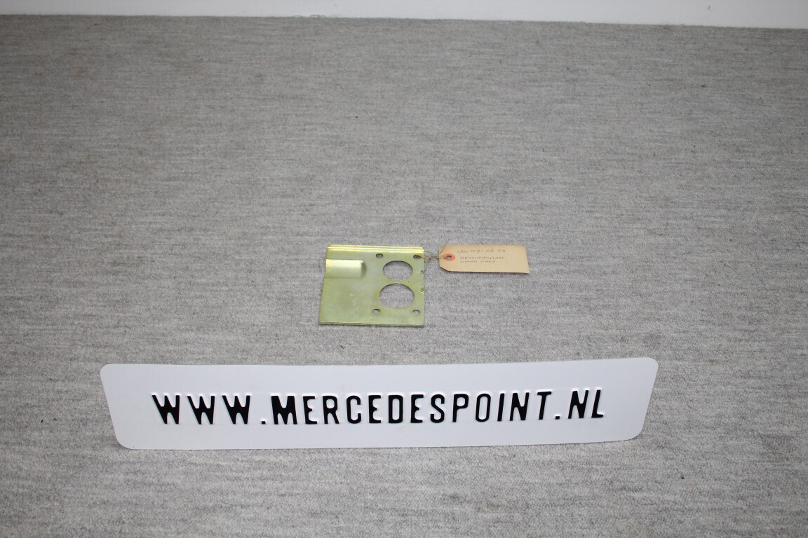 Beschermplaat onder de carburateur