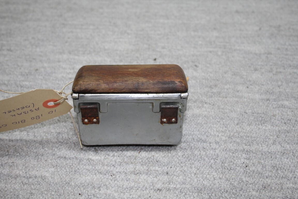 Asbak met deksel van hout