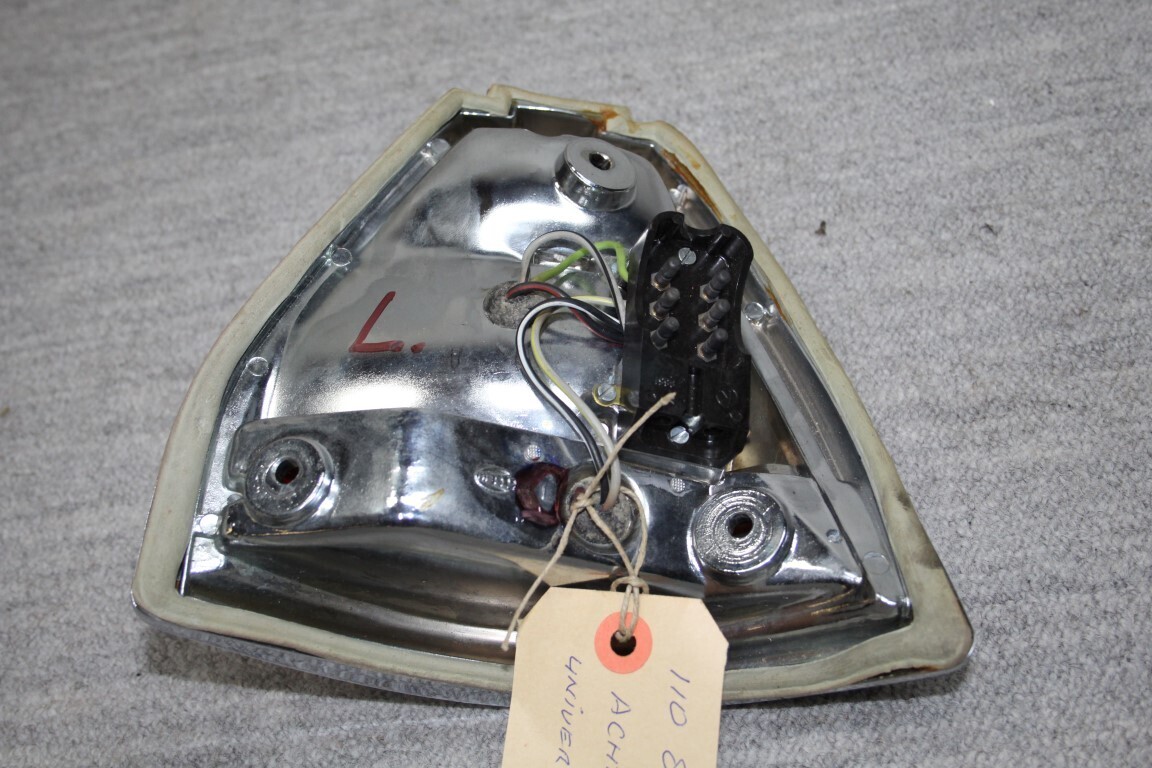 Achterlicht links W 110 / 111 Station