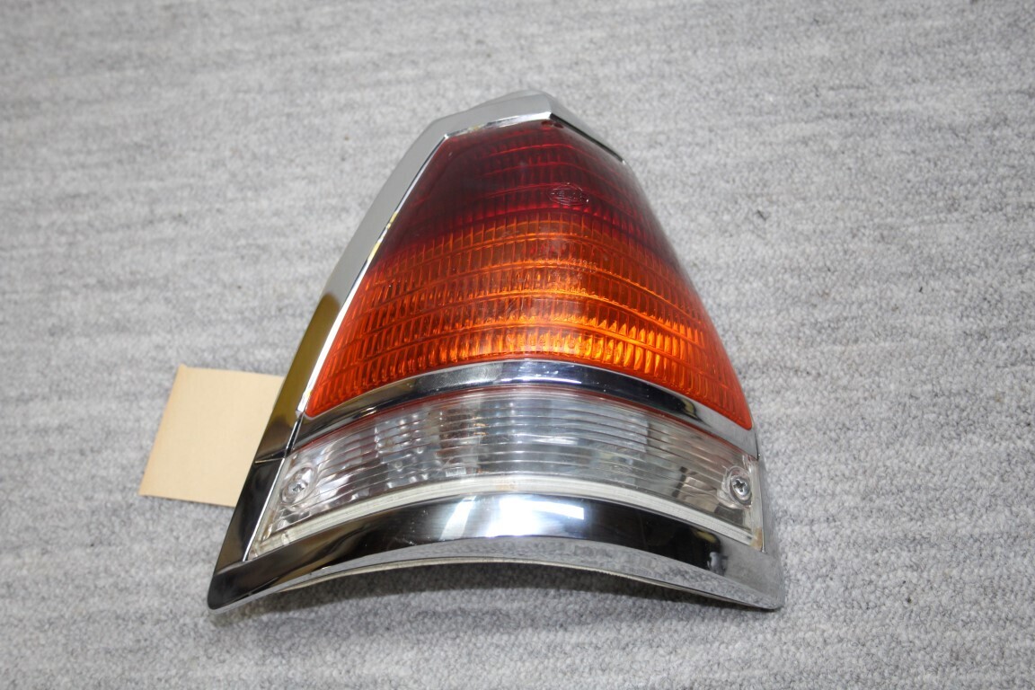 Achterlicht links W 110 / 111 Station